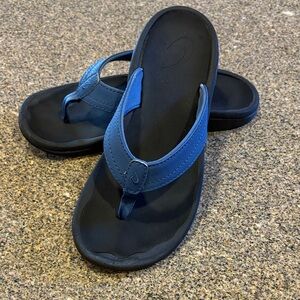 Okukai women’s 7-8 men’s 5/6 Black Flip Flops